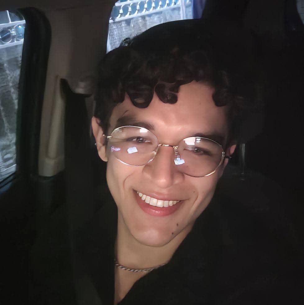 Contenido de David mirando, dm intercambio