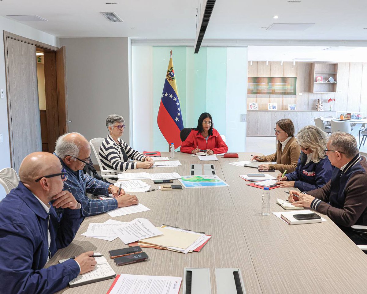 Reunión de la Presidenta (E.) Delcy Rodríguez con el sector salud para abordar próximas acciones a emprender en esa materia y planes en curso.