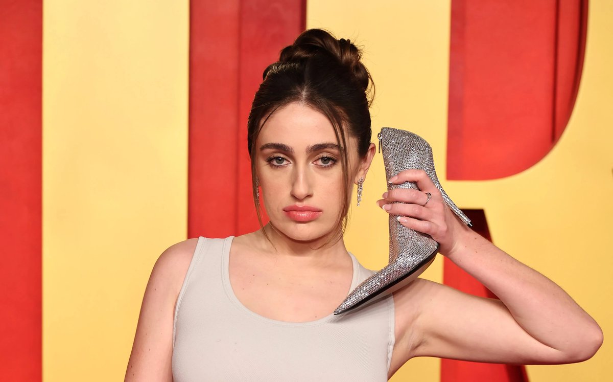 COREYHAIMz's tweet image. RUMOR: SCREAM 8 will focus on Gale’s family and Rachel Sennott has been cast as her niece