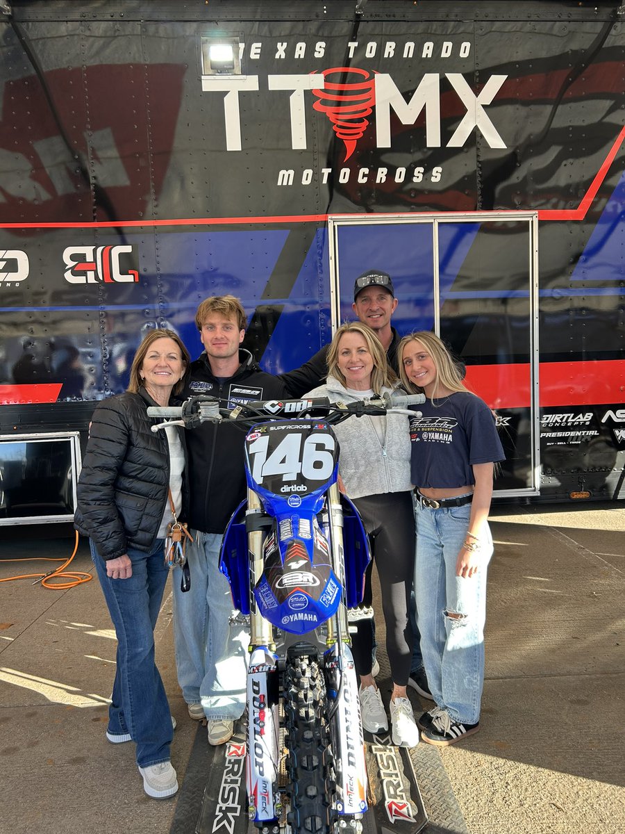 texastornado5's tweet image. Supercross tonight…AT&amp;amp;T Stadium
Hayes will be in heat 2 ✊🏼