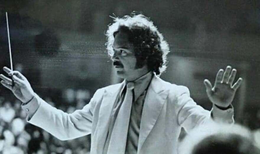 AAAD25's tweet photo. Para mí, hubo cuatro orquestas supremas en el 'boom' de la salsa: las de Ray Barretto, Eddie Palmieri, Larry Harlow y Willie Colón. Barretto era el mayor y murió hace 20 años. Harlow se nos fue hace cinco. Palmieri, el pasado. Colón era el más joven. Nada queda ya. https://t.co/5SDcgG8ILC