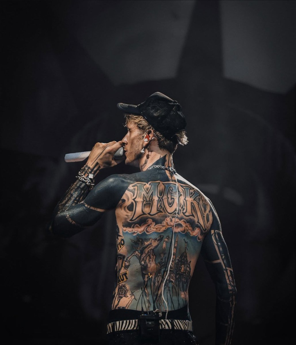 skinny, tatted, tall white boy, rock and rollin'....