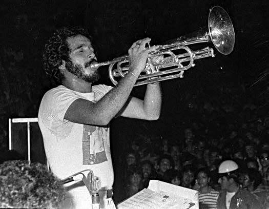 AAAD25's tweet photo. Para mí, hubo cuatro orquestas supremas en el 'boom' de la salsa: las de Ray Barretto, Eddie Palmieri, Larry Harlow y Willie Colón. Barretto era el mayor y murió hace 20 años. Harlow se nos fue hace cinco. Palmieri, el pasado. Colón era el más joven. Nada queda ya. https://t.co/5SDcgG8ILC