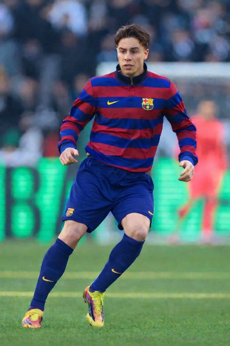 CentralDoYamal's tweet photo. Copie Nike, copie imediatamente! https://t.co/rY8wBhyX7H