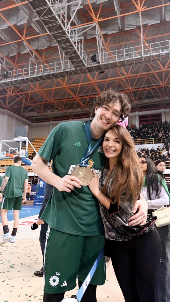 Siz ne güzelsiniz böyle yaaa 😌🫂
 
#EbruŞahin #CediOsman 🧡🧿🧿🩵