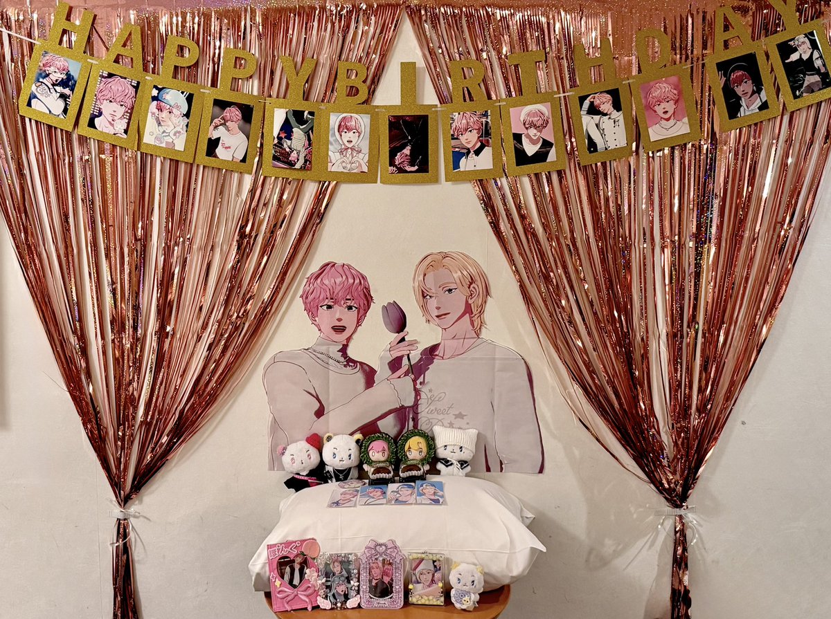 てんちゃんがホテルでお誕生日祝いしてくれたんだ😭忙しかったのに私のためにたくさん準備してくれて🥲ちょっと言葉に出来ませんでこれ以上は心中お察しください😭スヤスヤ寝てるてんちゃんの横でまた泣いてる🥲生きててよかった