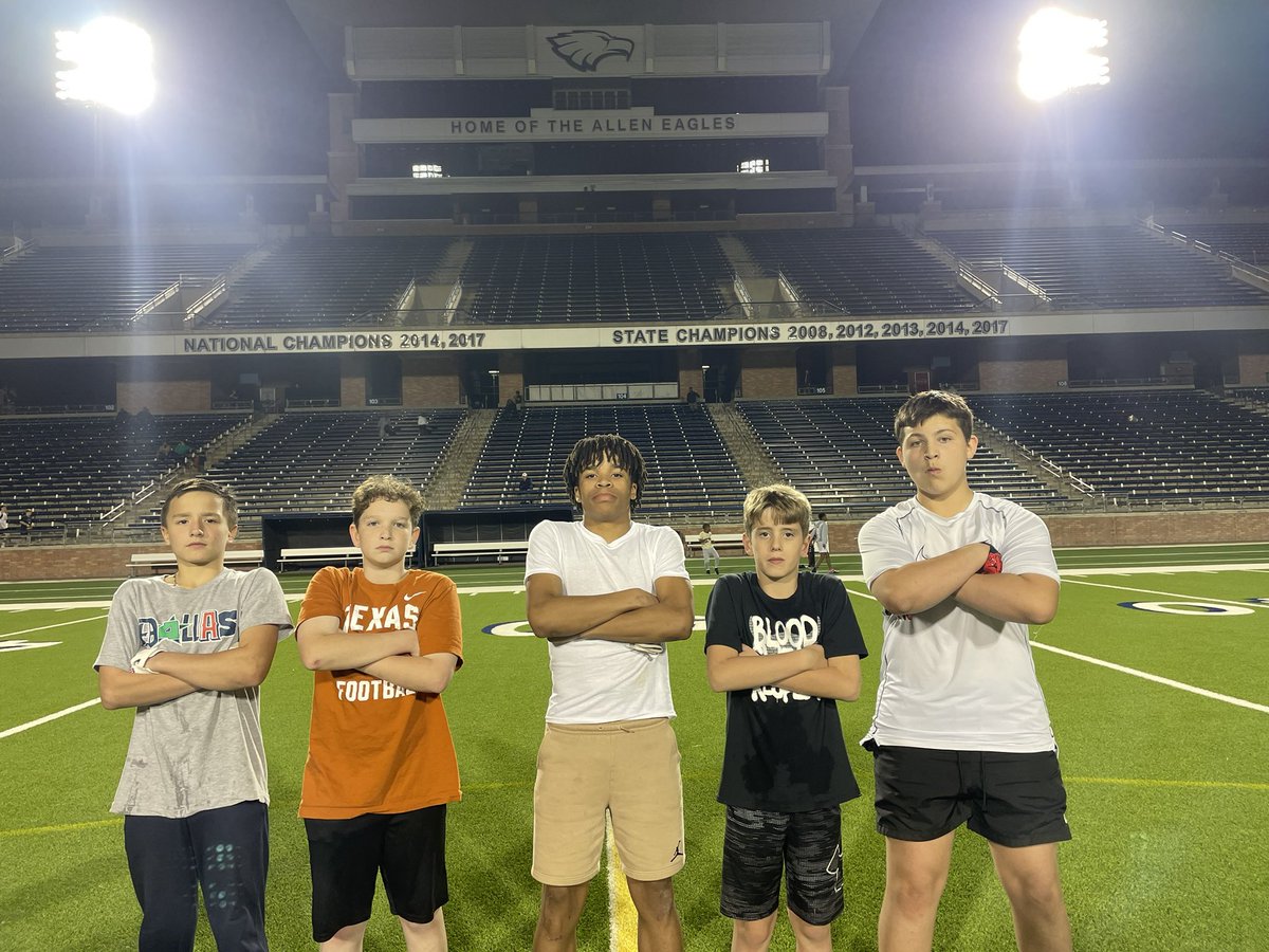 alleneaglesfb's tweet photo. 🦅2026 EAGLE ELITE 🦅

Big time players make big time plays at camp! S/o to our campers of the night! 🅰️🆙🦅

Next ELITE session 2/26

https://t.co/7PcfsNt3H2

#BTB | #RecruitTheA | @usnikefootball https://t.co/BvQQ68MCNd