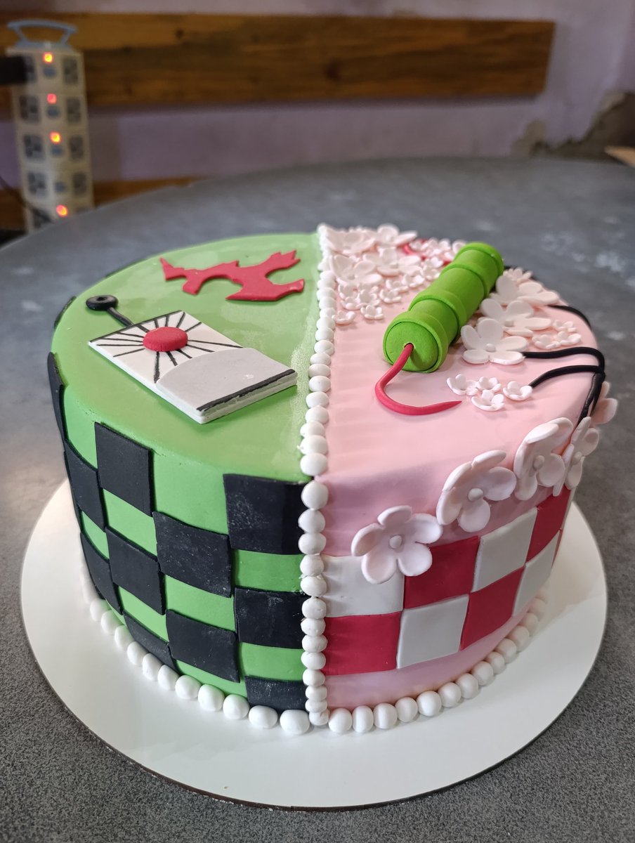 u_Zulma's tweet photo. Torta personalizada 
Temática "Demon Slayer" https://t.co/IE3hH4fxyg
