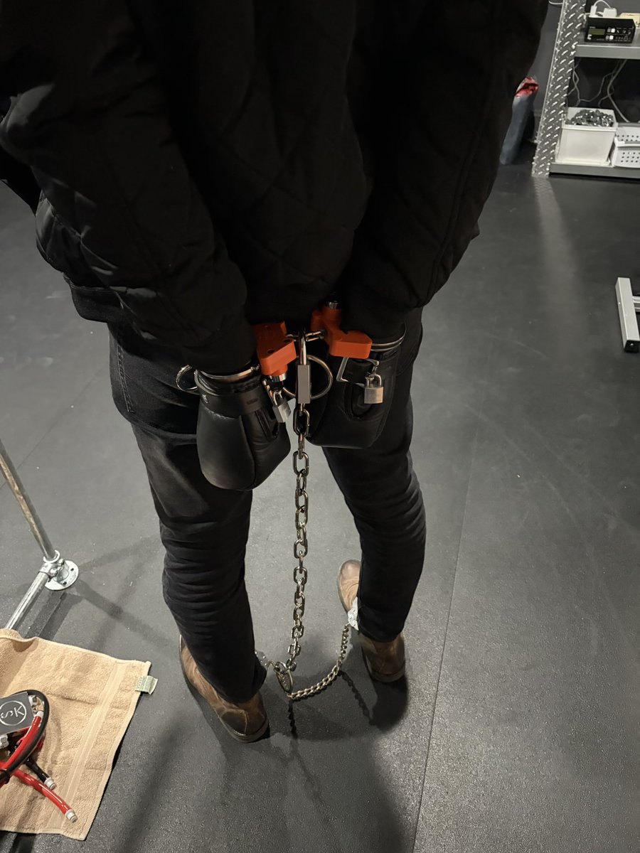 alexroped's tweet photo. Ashamed at myself for missing national handcuff day yesterday. The ease with which handcuffs can be applied along with their effectiveness still make them one of my favorite pieces of gear. Here’s one of my favorite subs @sub_ari_l modeling a few pairs. https://t.co/cNK3fMAwOo