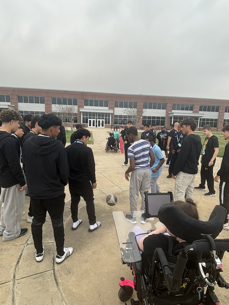 Stephanie Trahan tweet media