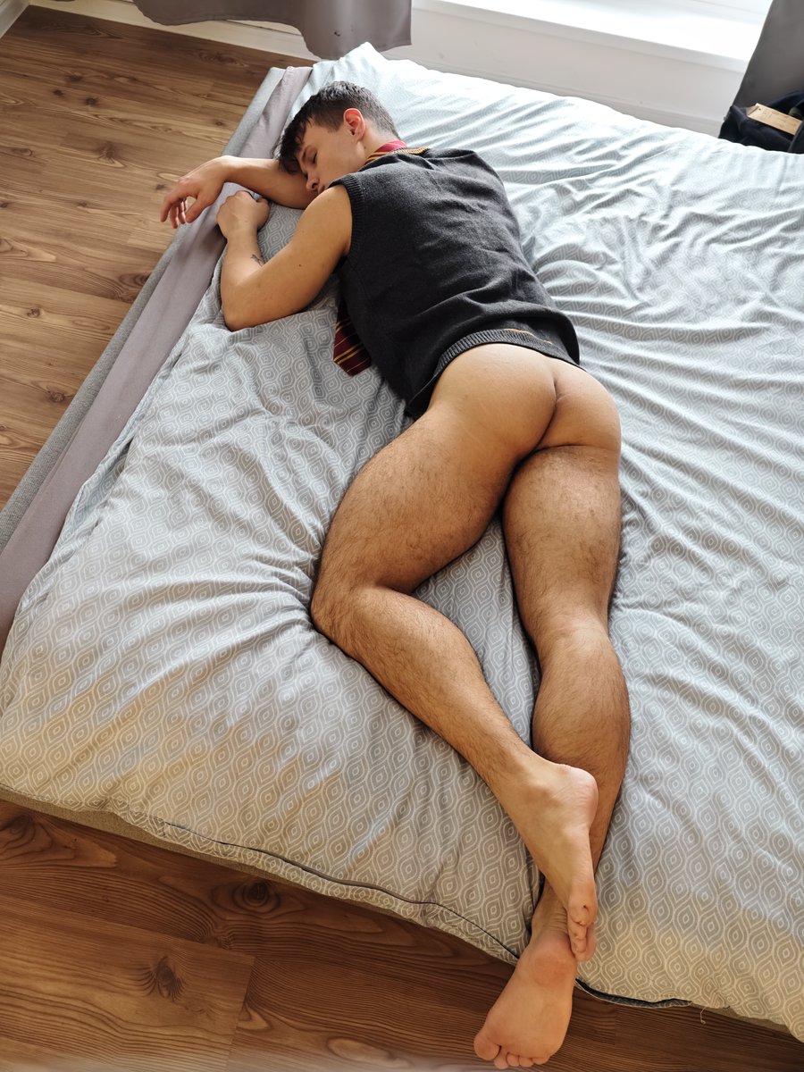 My student page IG: onlymalereels tweet media