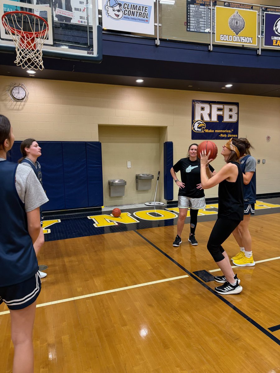 LNEagleGBB tweet media