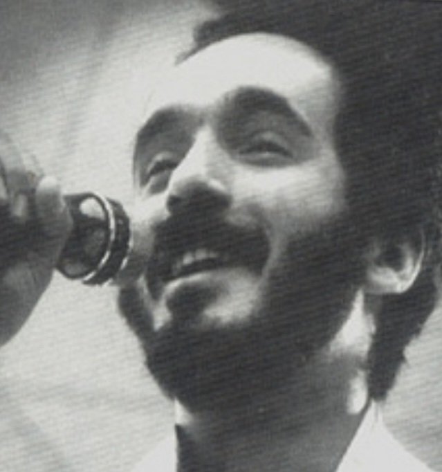 Ya no estará físicamente este grande con nosotros. Y lo lamento.
Celebro tu talento, tu música y tu lealtad con la causa venezolana.
Libertad y dignidad carajo!
Willie Colon