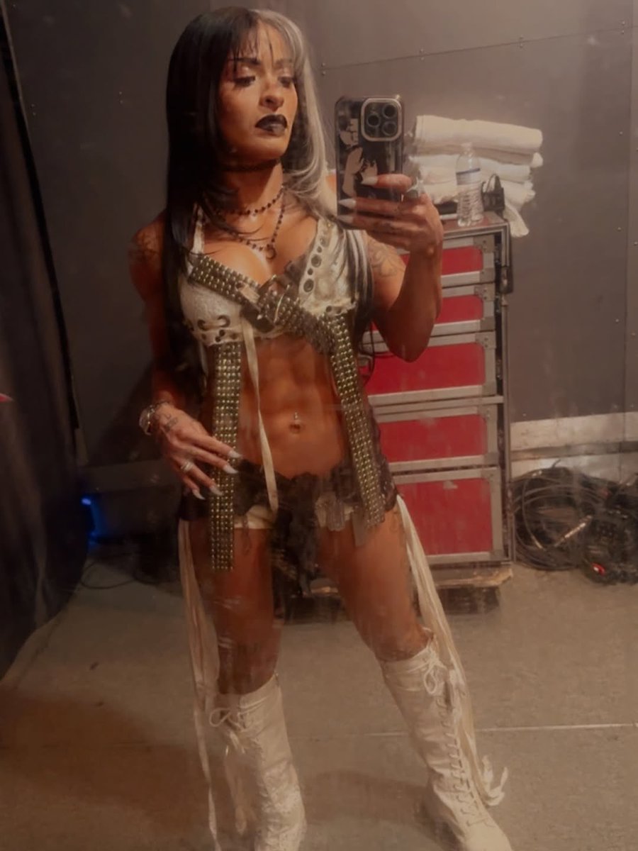 👑💜Queen Kala💜👑 (Parody) tweet media