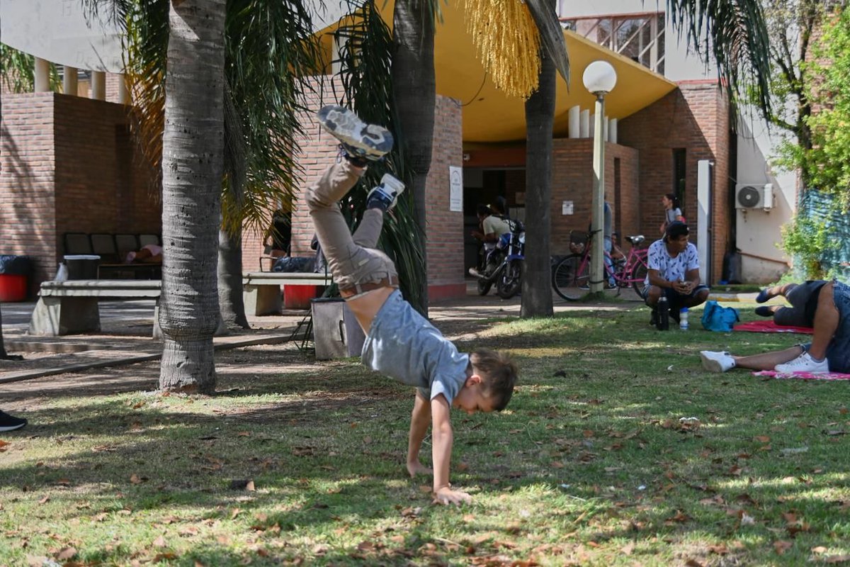 A una semana de finalizar el mes, los indicadores consolidan el fuerte freno de la violencia. La ciudad de Santa Fe no registra homicidios en febrero, 0 homicidios en <a href="/_SantaFeCapital/">Santa Fe Capital</a> los números son absolutamente contundentes...<a href="/MinSegSF/">Ministerio de Justicia y Seguridad de Santa Fe</a>