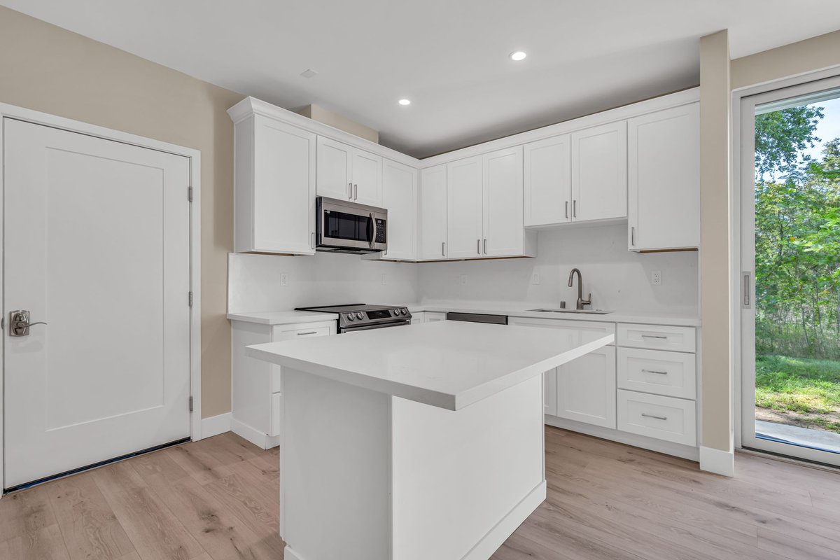 Roof and Realm tweet media