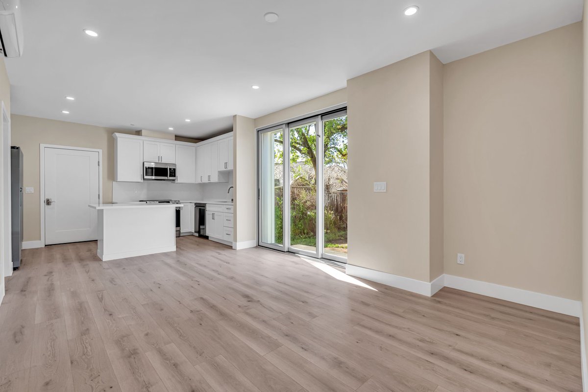 Roof and Realm tweet media