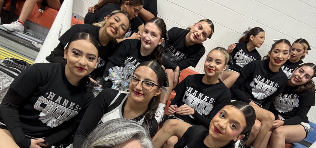 Hanks Cheer tweet media