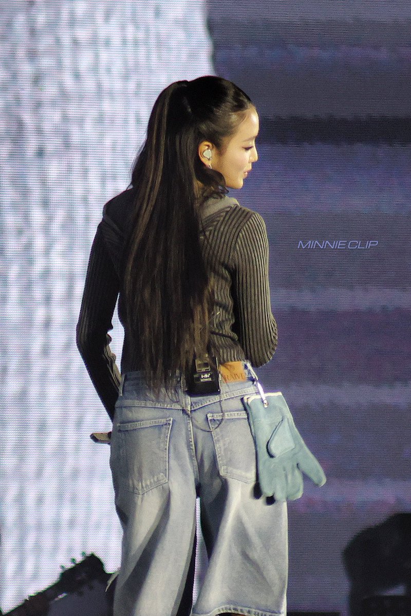 260221 i-dle Syncopation World Tour in Seoul

장갑 🧤👖🐱🐈‍⬛

#아이들 #IDLE #MINNIE #민니 #มินนี่ #ミンニ