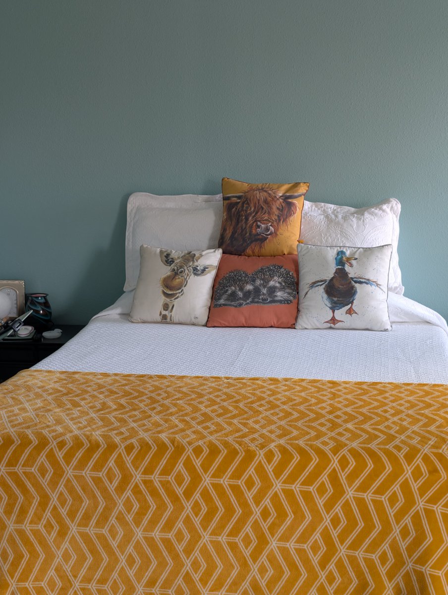 IMake_MyBed's tweet image. #stacked #bedinspo #madebed #makeyourbed #imakemybed