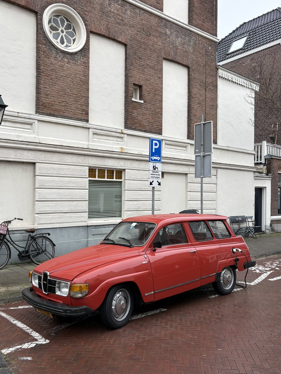 Nog nooit gezien, een elektrische oldtimer!!