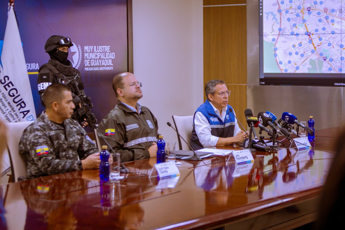 segura_ep's tweet image. Firma de Convenio Macro entre #SeguraEP y Ministerio del Interior de Cooperación Interinstitucional para fortalecer el sistema de videovigilancia, optimizar el control del espacio público y patrullaje conjunto y permanente.