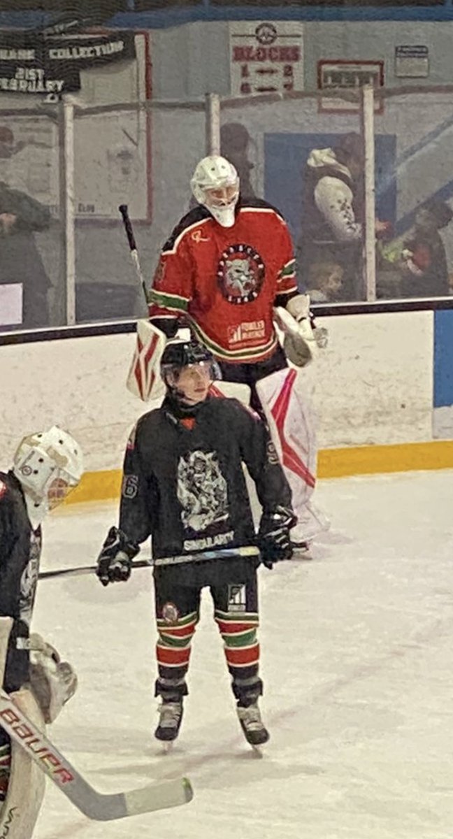 Peckin Awa tweet media