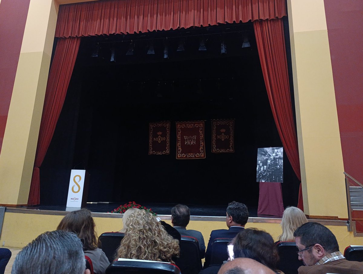 Esperando al amigo <a href="/Gutierrez_Recio/">Fran Gutiérrez</a> en su pregón para el <a href="/DtoMacarena/">Distrito Macarena (Sevilla)</a>