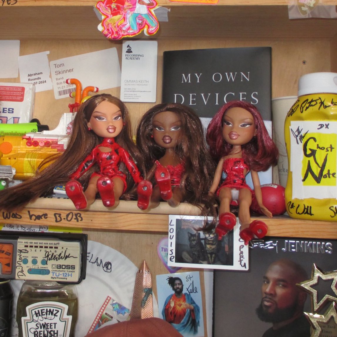 nobody’s talking about this enough, look at the custom FLO FUCKING DOLLS HELLO