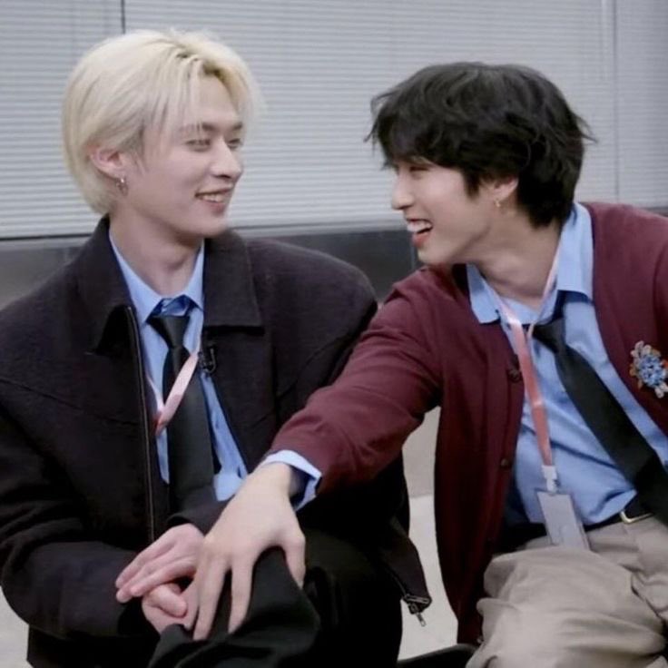 4inniee's tweet image. anime                                                               real