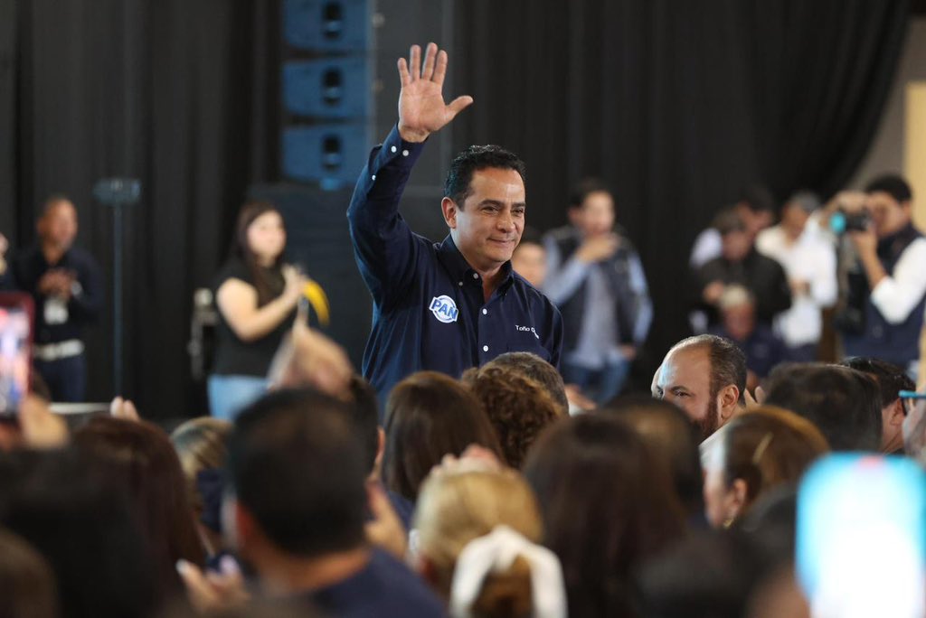 JorgeRoHe's tweet photo. Hoy estoy en Durango, en el Encuentro Estatal de Estructuras, con la convicción firme de que el trabajo por México sigue y que lo mejor está por venir rumbo al 2027. 🇲🇽

En @AccionNacional sabemos que el futuro se construye organizándonos, escuchando y trabajando en equipo.

Defendemos la patria, protegemos a la familia y luchamos por la libertad.🕊️

#PatriaFamiliayLibertad