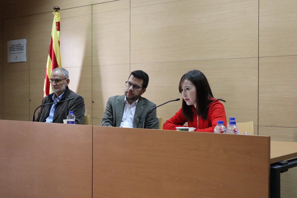 perearagones's tweet photo. A Sant Celoni he parlat d’esperança i els actius de Catalunya, i de “Construir país. Reptes i oportunitats per a la pròxima dècada”, la conferència organitzada pel Centre de Debats del Baix Montseny. https://t.co/gIuzsp2MIw
