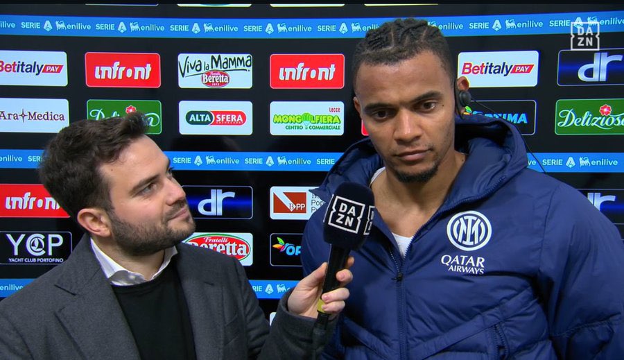 أكانجي: لا أريد التقليل من زملائي الذين لعبت معهم لكن دي ماركو أفضل لاعب في العالم لعبت معه.