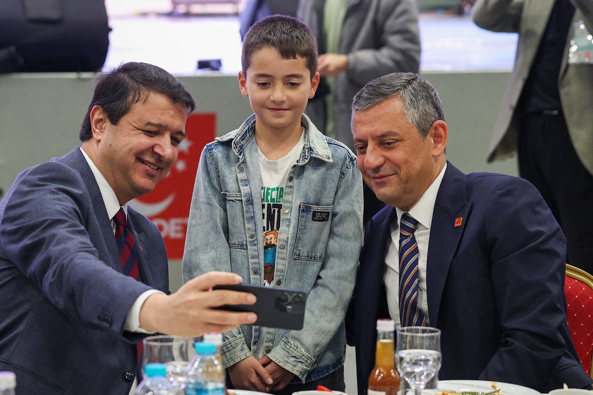 Genel Başkanımız Özgür Özel, İstanbul Yenikapı’da Saadet Partisi’nin Geleneksel İftar Programına katıldı.