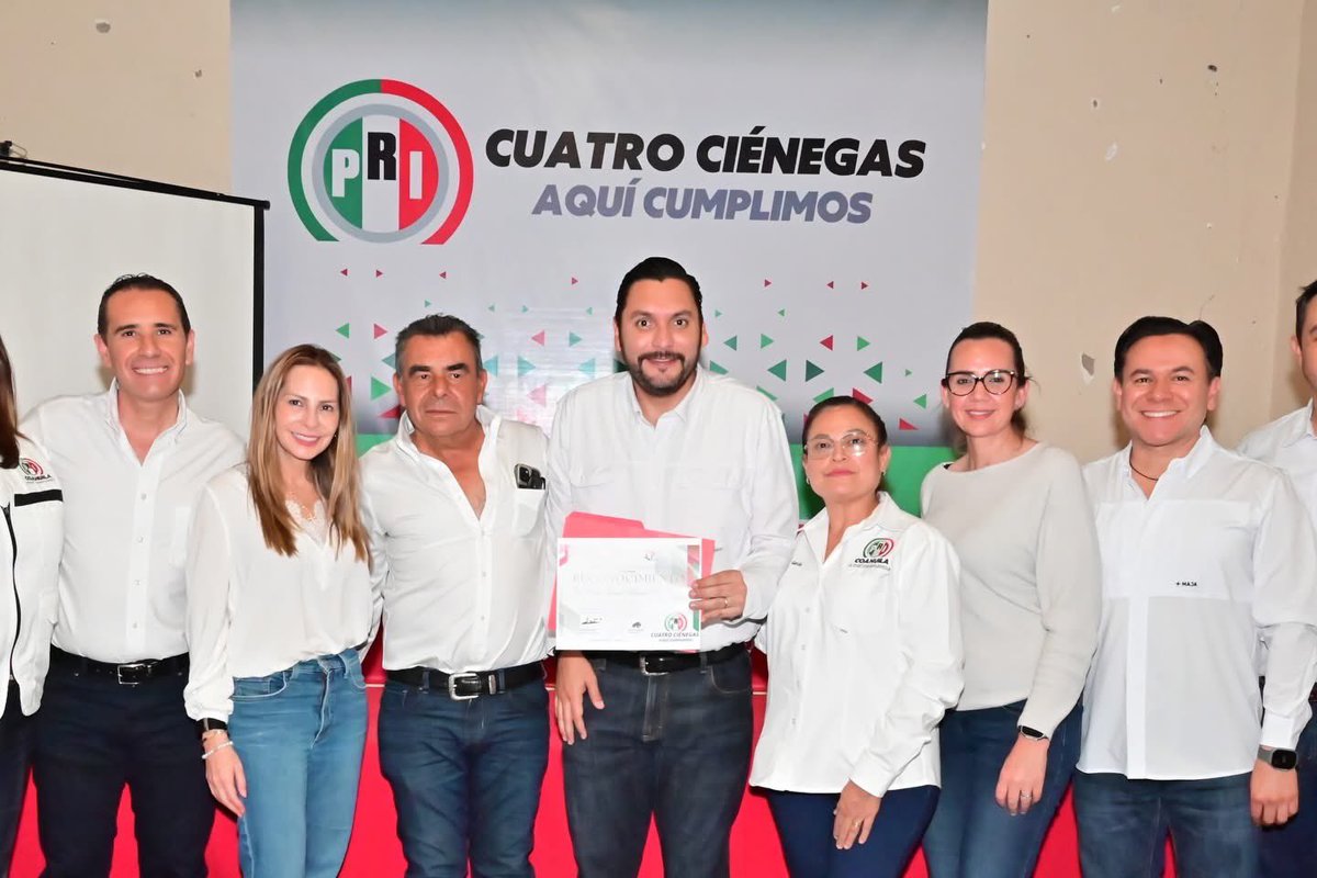 ¡Buen día! 💚
Gracias a mi presidente del partido en Cuatro Ciénegas Arturo Cantu Cantu por la invitación al arranque de la Escuela de Cuadros del <a href="/IRHCoahuila/">Instituto Reyes Heroles Coahuila</a> y entrega de nombramientos ✌🏼

En esta ocasión, la capacitación fue impartida por mi amigo <a href="/carlosvpmva/">Carlos Villarreal P</a> con la claridad