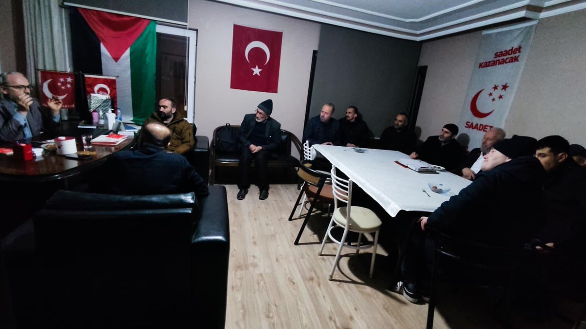 📍Kahramankazan

İl Başkanımız Av. Ahmet Yazıcı ve Yönetim Kurulu Üyelerimiz, Kahramankazan’da iftar programının ardından İlçe Teşkilat Toplantısında teşkilat mensuplarımızla bir araya geldiler.

Ramazan’ın bereketini istişare ve kardeşlik iklimiyle pekiştirdik.