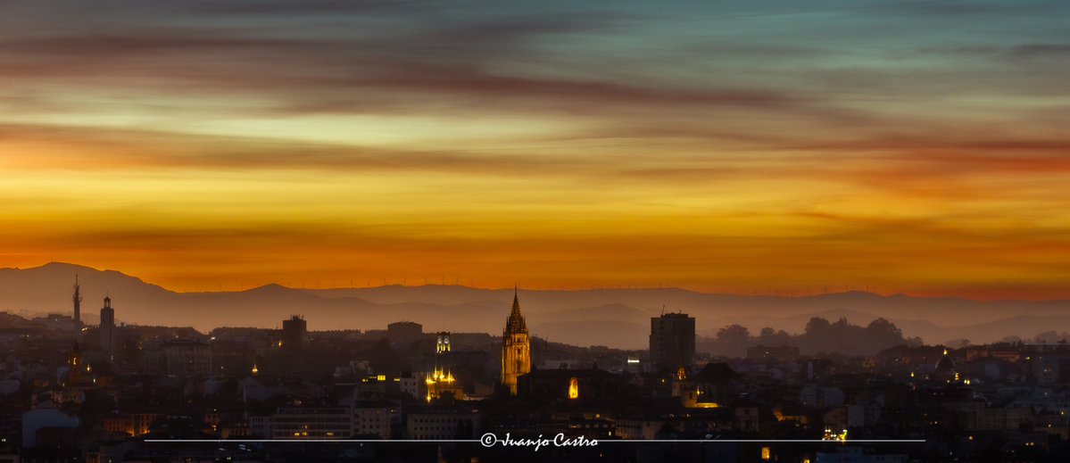 Hoy el cielo nos dio una tregua.
#CielosDeOviedo