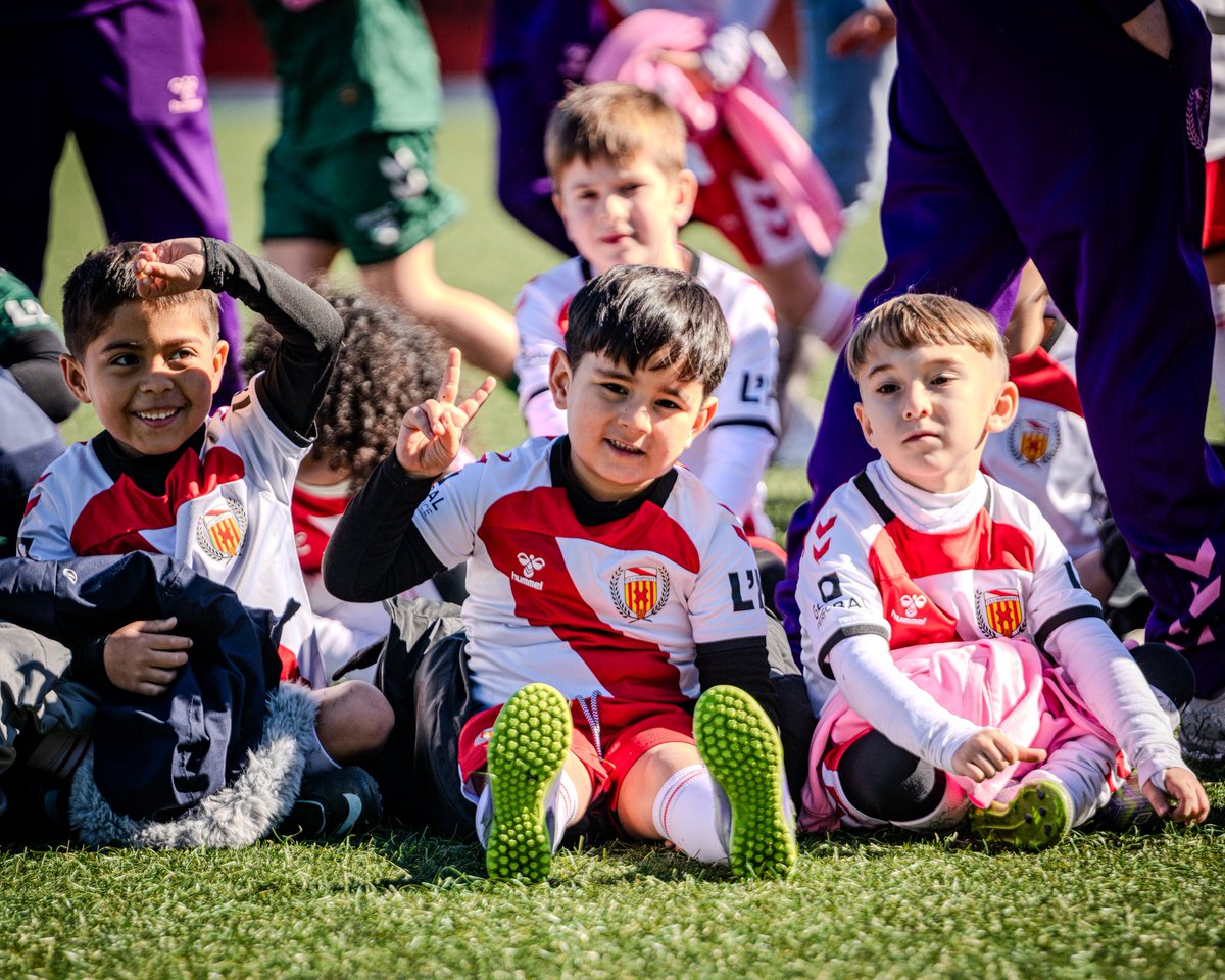 antonigarcia's tweet photo. Avui hem presentat els 68 equips del @CELHospitalet.
Més de 900 jugadors i jugadores, entrenadors/es  i famílies que representen el present i el futur del nostre club.
Som molt més que futbol: som ciutat, valors i comunitat.
Orgull d’Hospi ❤️ https://t.co/0m0zUNZwiO