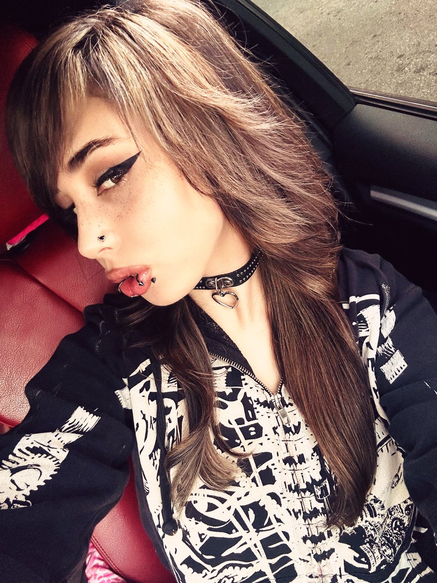 xX KIWI Xx tweet media