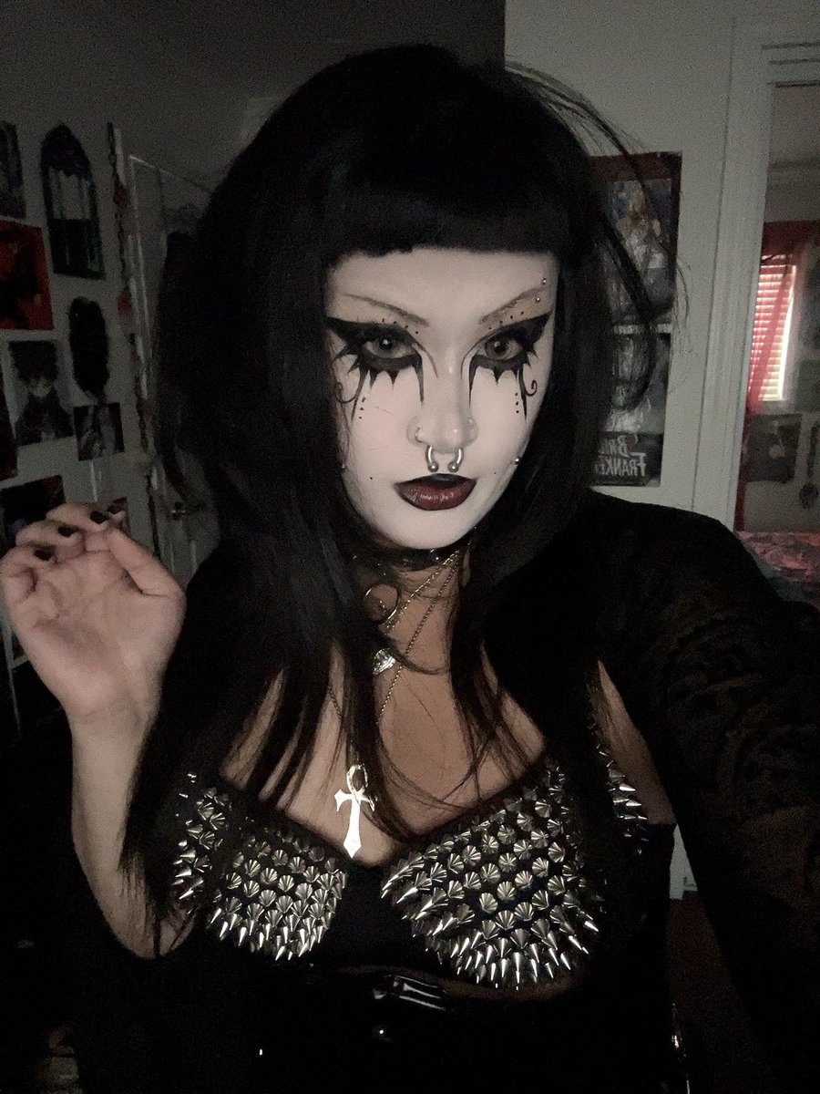 𝔪𝔬𝔯𝔟𝔦𝔡 𝔪𝔬𝔱𝔥𝔢𝔯 𐕣 tweet media