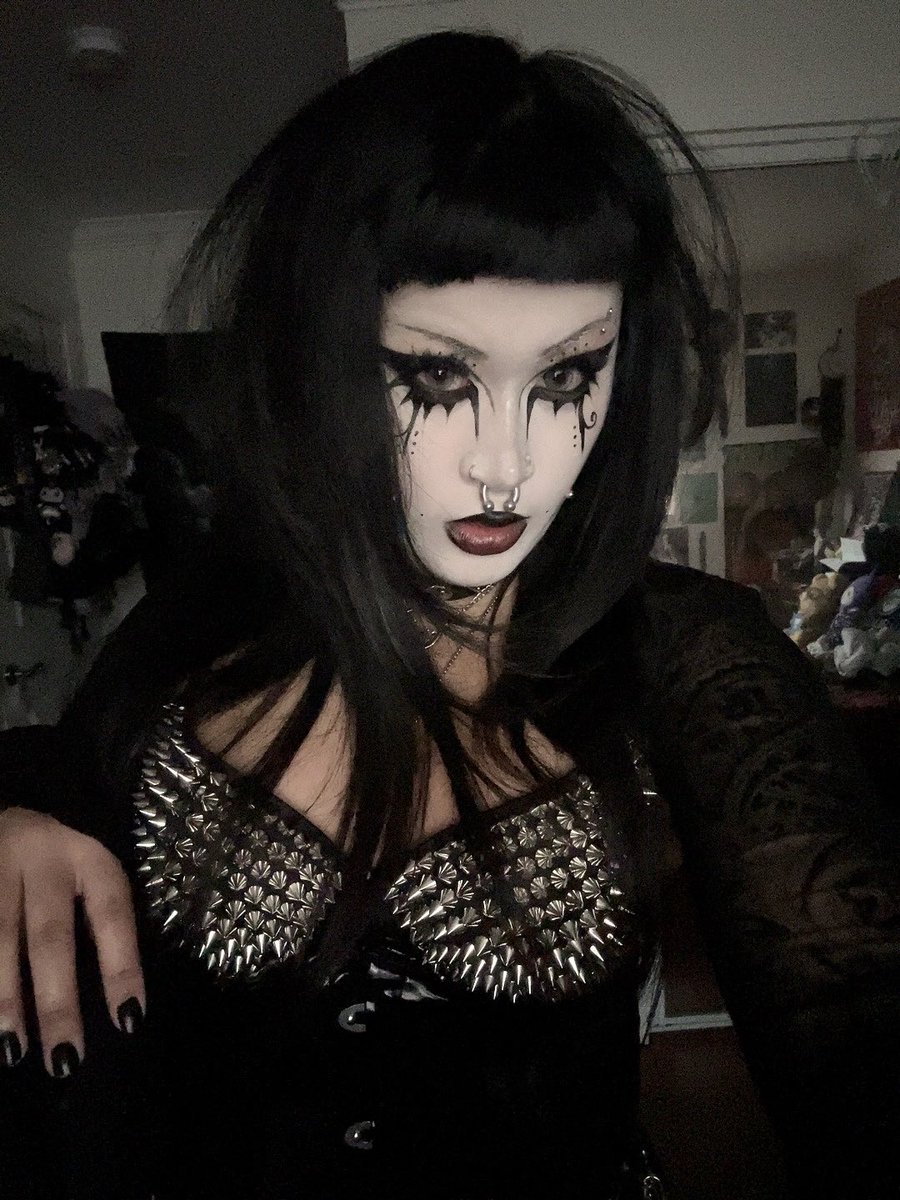 𝔪𝔬𝔯𝔟𝔦𝔡 𝔪𝔬𝔱𝔥𝔢𝔯 𐕣 tweet media