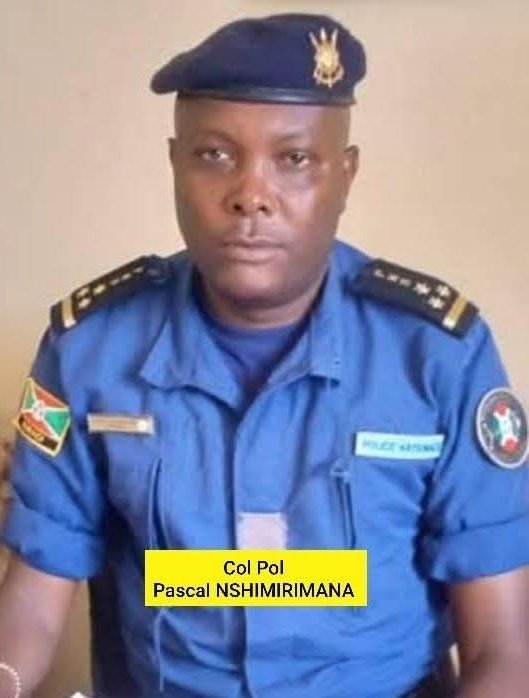 #Burundi | 21/02/2026

Ipfungwa ry'intwazangabo mu gipolisi muri Kayanza.

Intwazangabo, Col de pol Pascal NSHIMIRIMANA aramutswa igipolisi mu ntara ya Kayanza yaraye mu gasho k'iperereza ku cicaro gikuru i Bujumbura. Apfunganwe n'izindi ntwazangabo zitatu zo mur'ako karere: