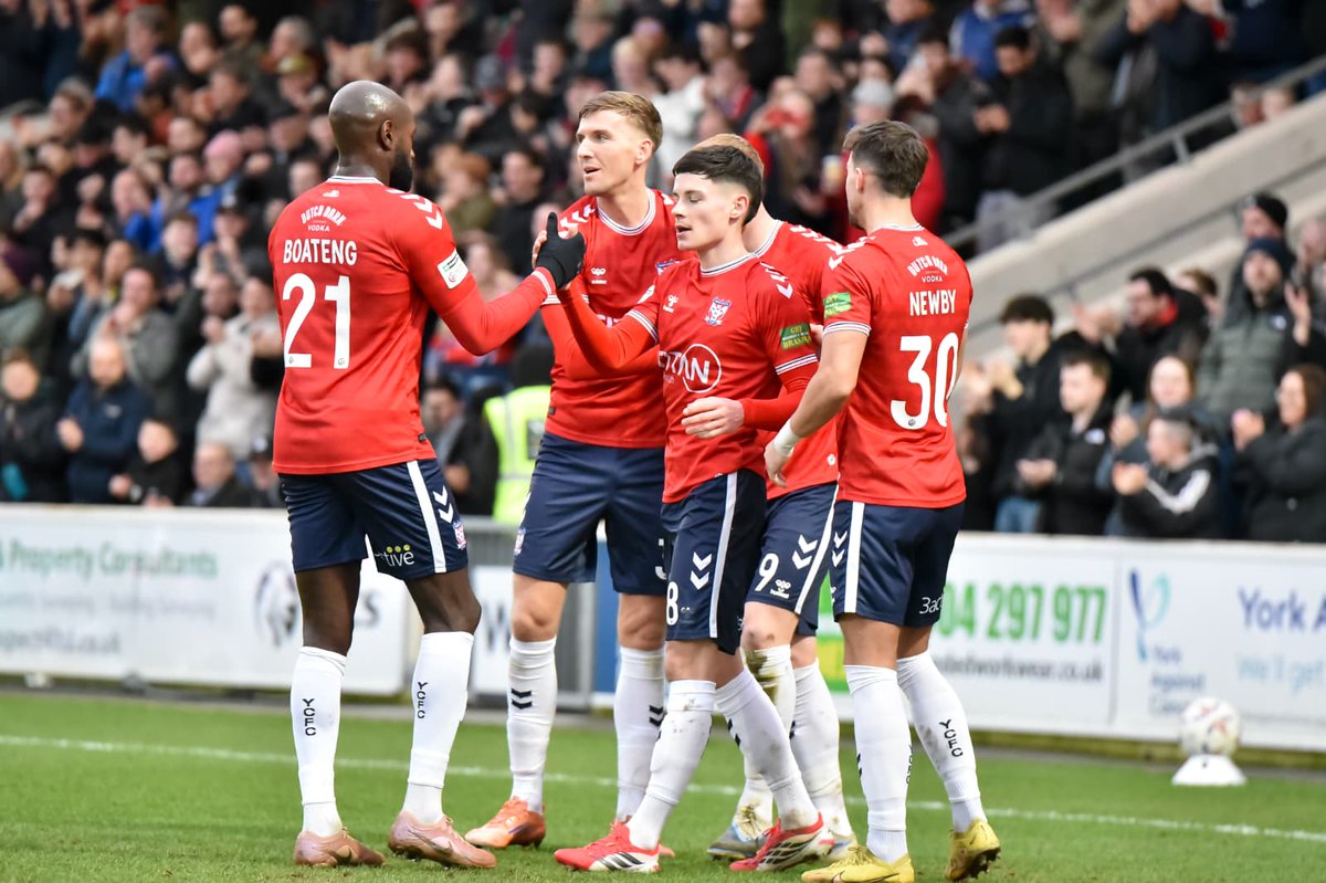 2️⃣2️⃣ undefeated.
8️⃣8️⃣ scored.

THIS TEAM! 🔥

📸 <a href="/adam_york/">Adam</a>

#YCFC 🔴🔵