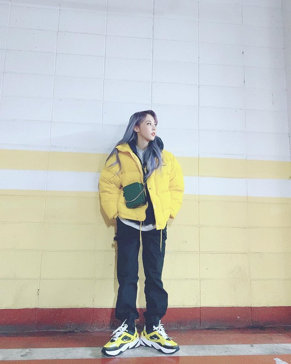novasverses's tweet photo. El look de malandra solo se puede completar de una manera y es con buena música, y por supuesto que #𝚂𝕔r𝕚bb𝕝ᥱ성𖠇  de @gummitwt fue la elegida porque se volvió una de mis canciones favoritas, ¡deberian ir corriendo a oírlas!

#𝙱erenice ࣪ 𝄞 ◌ ࣭ 𝕥unəs︐ 🐹  ‰̲ https://t.co/aLpLKCCbA1