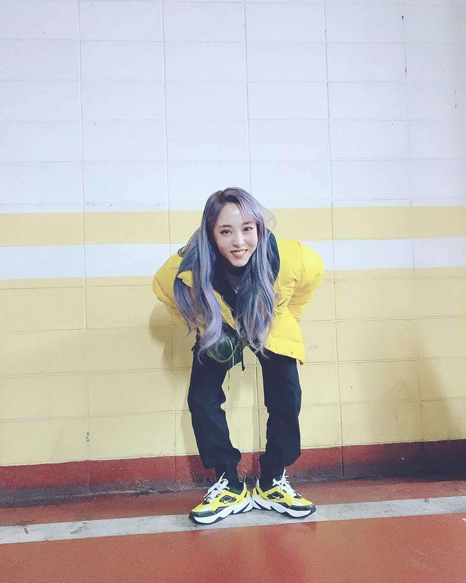 novasverses's tweet photo. El look de malandra solo se puede completar de una manera y es con buena música, y por supuesto que #𝚂𝕔r𝕚bb𝕝ᥱ성𖠇  de @gummitwt fue la elegida porque se volvió una de mis canciones favoritas, ¡deberian ir corriendo a oírlas!

#𝙱erenice ࣪ 𝄞 ◌ ࣭ 𝕥unəs︐ 🐹  ‰̲ https://t.co/aLpLKCCbA1