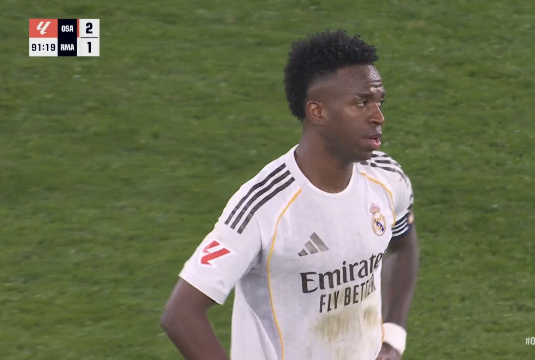 NoodleHairCR7's tweet image. Feel sad for Vini he had a great game today