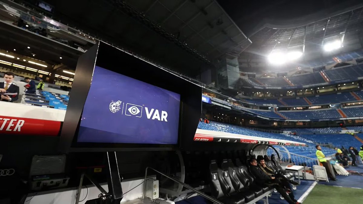 #DATO Desde que se instaló en España el vídeo arbitraje, no hay NINGÚN otro equipo que hubiese tenido más goles concedidos en LaLiga si NO estuviese el VAR que el <a href="/realmadrid/">Real Madrid C.F.</a> (38).

Es casi el doble que el 2º clasificado (Atlético, con 22).