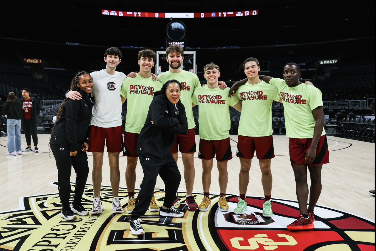 GTGhoops's tweet image. Continuing with Manager Appreciation Week we wanted to take the opportunity to shout out the South Carolina WBB Managers! 

We appreciation all the work you all do!