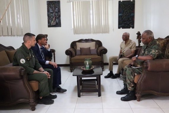 MARADIOFM's tweet image. La France poursuit sa coopération avec Haïti pour une montée en puissance des Forces Armées.Ce 21 février,25 soldats des #FADH sont partis pour la Martinique afin de participer à une formation intensive avec les Forces Armées des Antilles annonce @ambafranceht .@FAA_Officiel