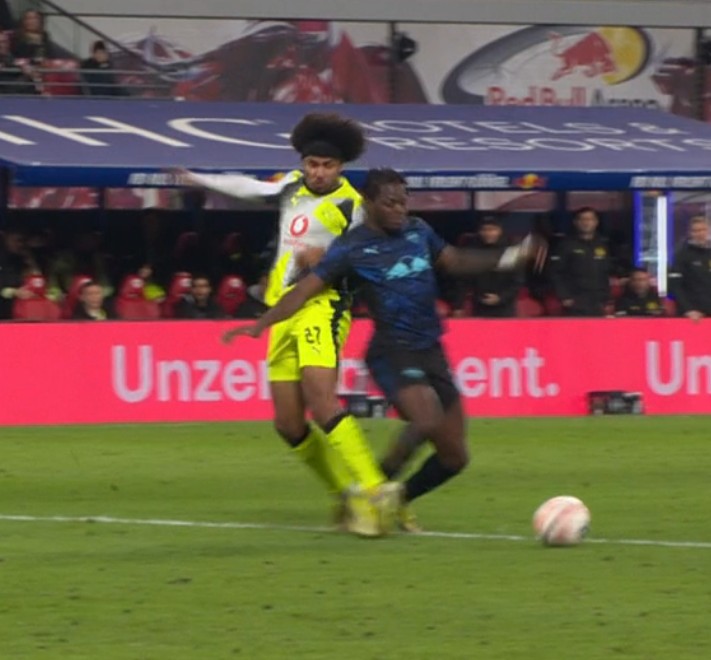 Kay 🗑🌂 tweet media